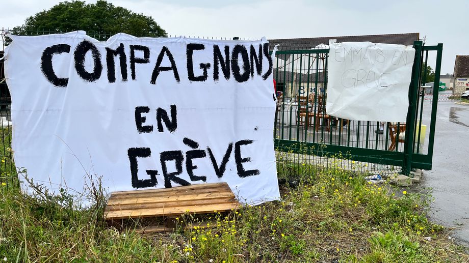 Des compagnons d'Emma�s en gr�ve � D�ols