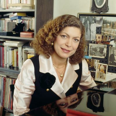 Brigitte Engerer devant son piano