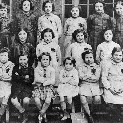 Jeunes filles juives dans un refuge de Saint-Mandé pendant la Seconde Guerre mondiale. Que sont devenus ces enfants après la guerre ?