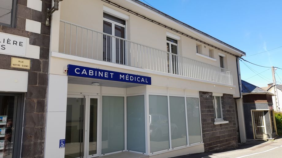 Pour trouver des m�decins, Saint-Georges-de-Mons fait appel � James Bond