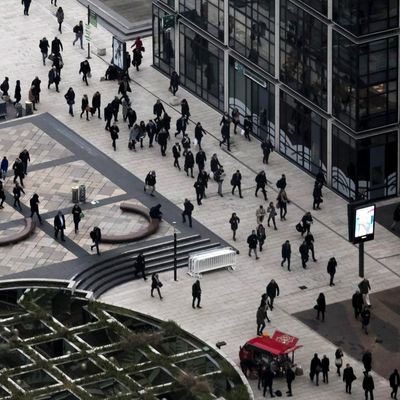 Le parvis de la Défense, quartier d'affaires, à Puteaux (Hauts-de-Seine).