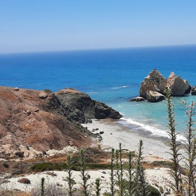 le rocher d'Aphrodite, la ou la déesse serait née de l'écume de mer