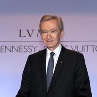 Un paparazzi aurait tenté de faire chanter le groupe LVMH avec des photos compromettantes de Bernard Arnault.