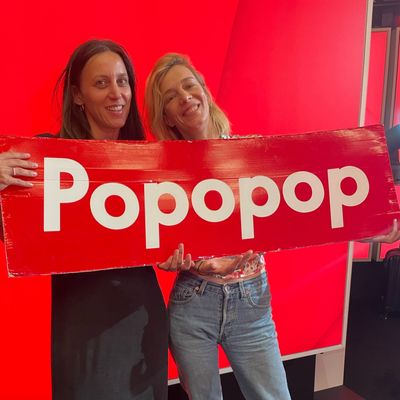Aurore Mahieu réalisatrice du podcast "1 euro la minute" avec Céline Sallette