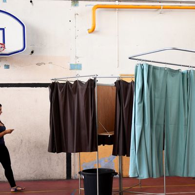 Bureau de vote à Marseille