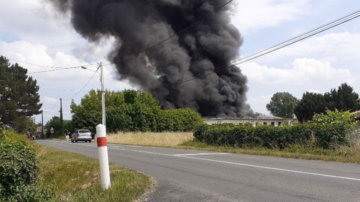 Un incendie en Dordogne détruit des voitures de collection d'une valeur de plusieurs millions d'euros