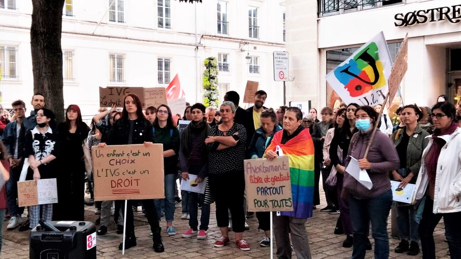 Près de 200 personnes rassemblées à Orléans pour le droit à l'avortement