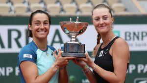 Roland-Garros : Mladenovic et Garcia remportent le double féminin