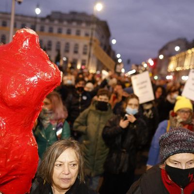 Des manifestants pro-avortement à Varsovie, le 6 novembre 2021.