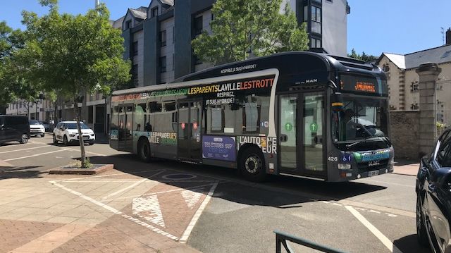 Dans les transports en commun de Laval, passagers et conducteurs se pr�parent aux fortes chaleurs 