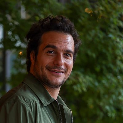 L'auteur-compositeur-interprète Amir en juin 2022 à Roland-Garros à Paris