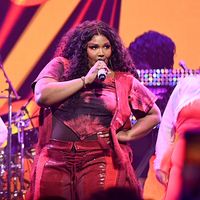 La chanteuse, flutiste, parolière et rappeuse Lizzo