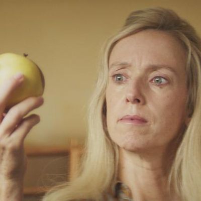 Léa Drucker, dans Incroyable mais vrai, de Quentin Dupieux