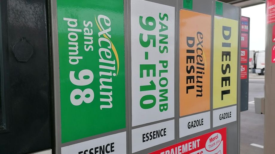 Deux chauffeurs roumains arr�t�s apr�s avoir vol� 500 litres de carburant sur l'A9