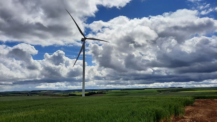 Courcit� : l'association contre le projet �olien fait irruption au conseil municipal