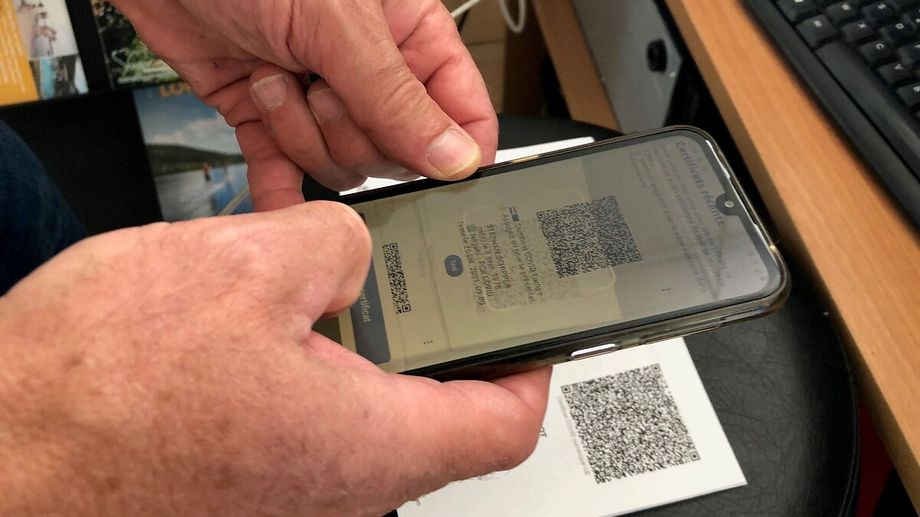 Faux pass sanitaire : une nouvelle infirmi�re de Dordogne porte plainte pour piratage 