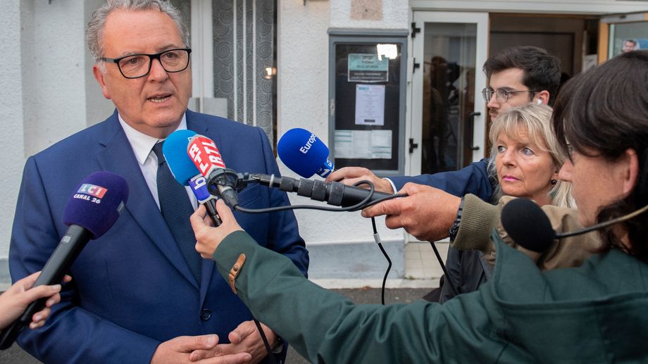 L�gislatives : le pr�sident de l'Assembl�e nationale Richard Ferrand battu dans le Finist�re