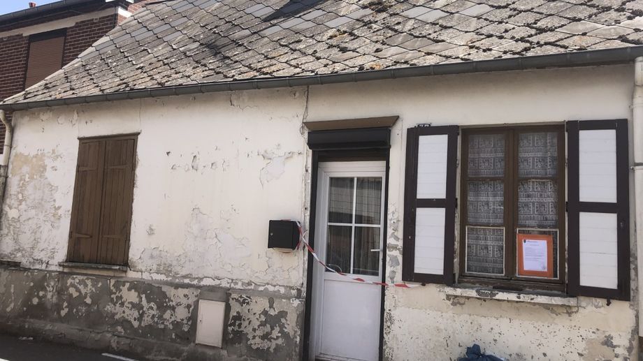Un trou de 12m� se forme dans une maison de Rosi�res-en-Santerre, l'habitation menace de s'effondrer