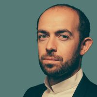 François Dumont, pianiste. Sont parus ses enregistrements des Ballades et Impromptus de Chopin (La Musica) et du Quintette de Franck avec les Pražák (Praga)