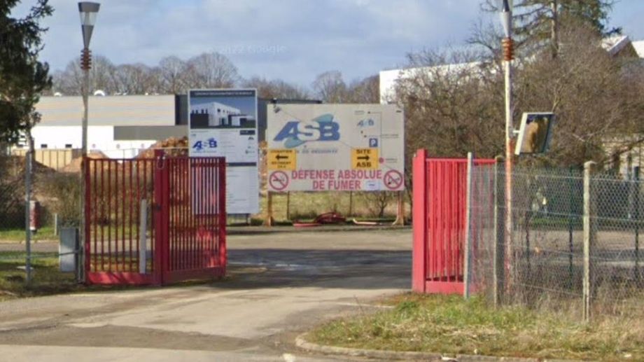 Un stock de lithium part en fumée dans une usine de batteries à Bourges