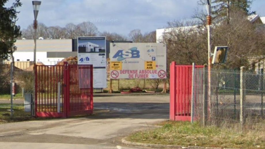 Un stock de lithium part en fume dans une usine de batteries  Bourges