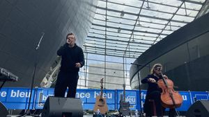 Le nouvel album de Coffees and Cigarettes en pr�sentation dans la Nouvelle Sc�ne France Bleu Berry !