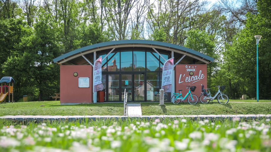 La Nouvelle co :   Thnioux, L'Escale propose une pause au bord du canal de Berry