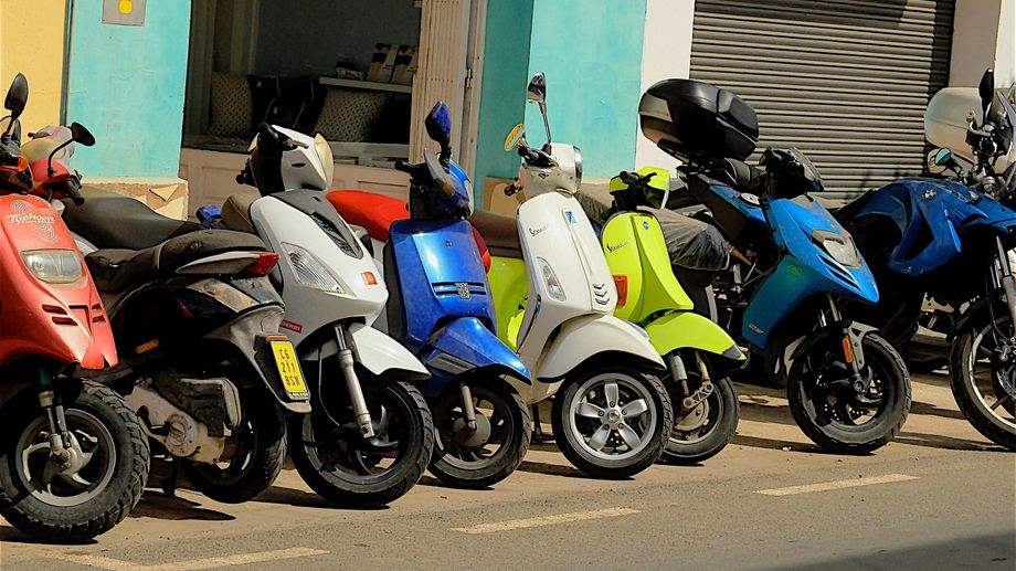Paris : des associations réclament des contrôles pollution des deux-roues