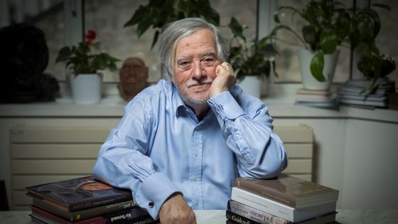 Le paléontologue Yves Coppens photographié chez lui en 2016 ©AFP - Lionel BONAVENTURE / AFP