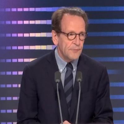 Gilles Le Gendre, député Renaissance de Paris, était l'invité du "8h30 franceinfo", dimanche 25 juin 2022. Vote de confiance, union nationale, droit à l'IVG... Il répond aux questions de Jean-Jérôme Bertolus et Ersin Leibowitch.