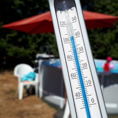 Thermomètre affichant les 40°C.