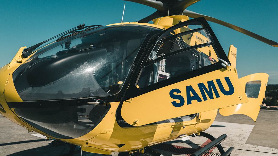 Un chauffeur routier h�liport� en urgence absolue apr�s un choc avec un camping-car � Airvault