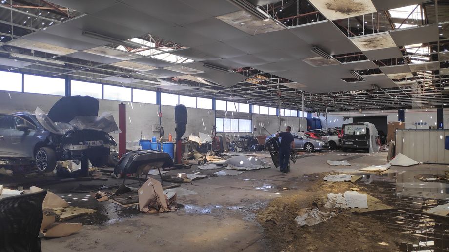 Grêle : A Saint-Médard-en-Jalles, la grêle a complètement mis à l'arrêt l'activité de certains commerces