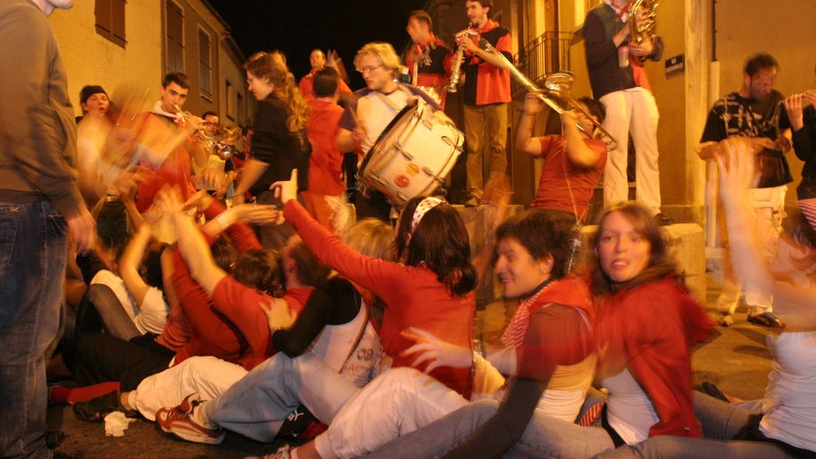 Au moins sept personnes victimes de piq�res � la feria de Vic-Fezensac, un homme en garde � vue