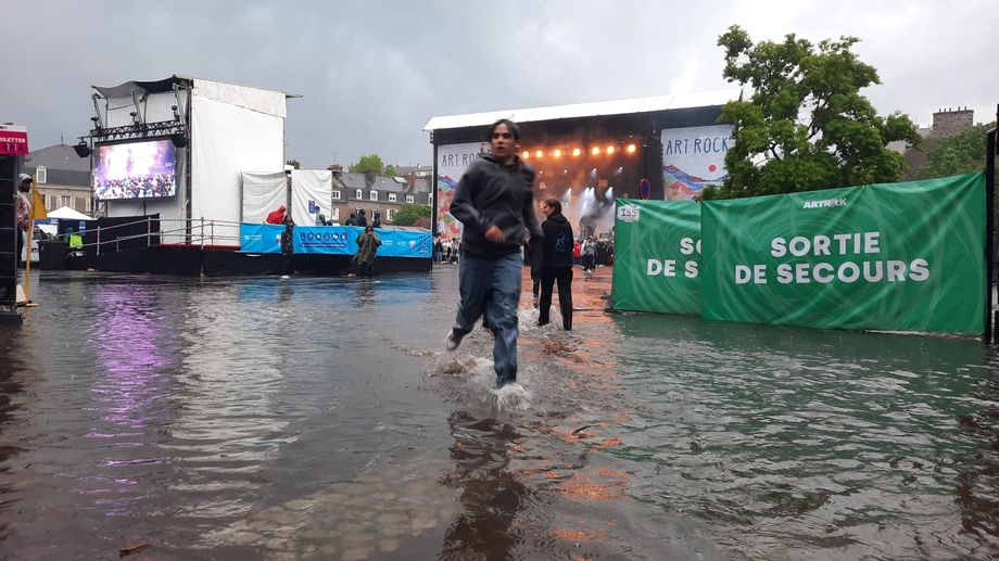 VIDEOS - Un violent orage frappe le festival Art Rock � Saint-Brieuc