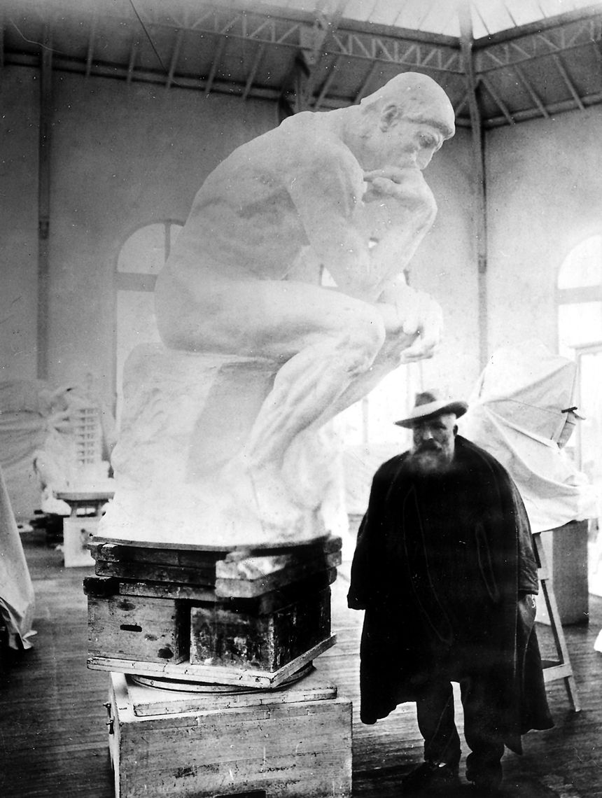 Rodin et un de ses penseurs, en 1903.