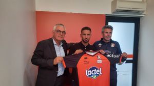 Ligue 2 : Anthony Gonçalves au Stade Lavallois, une 7e recrue et des supporters au 7e ciel