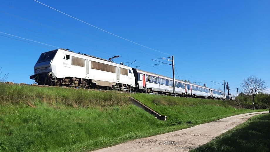Un bloc de b�ton tombe sur les rails : reprise progressive des trains sur l'axe Toulouse-Montauban