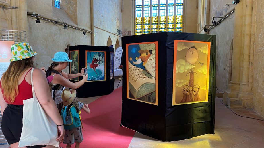Festival ludique international de Parthenay : des cartes du célèbre jeu poitevin Dixit en réalité augmentée