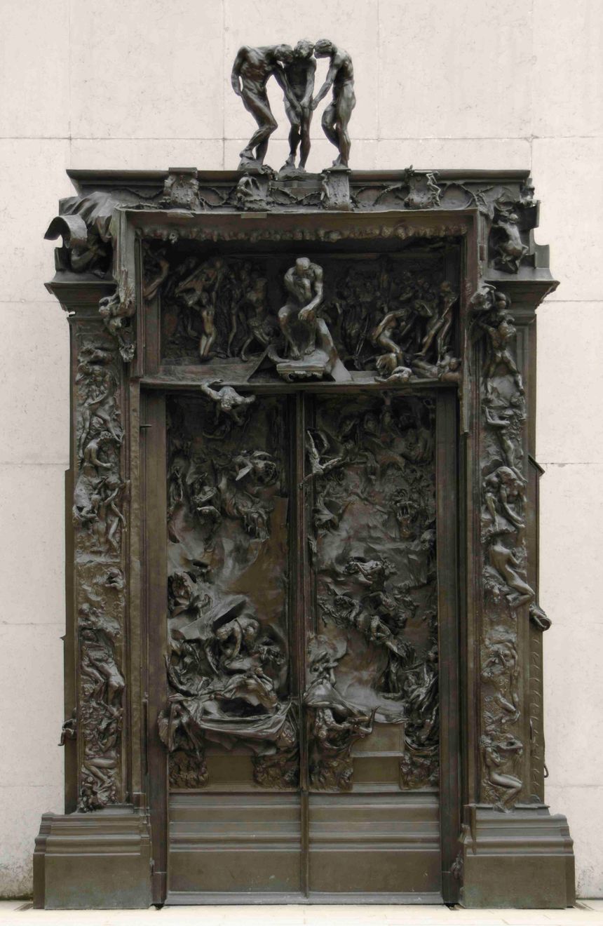 Le Penseur, d'abord appelé Le Poète, a commencé par orner le tympan de la célèbre Porte de l'Enfer de Rodin. Le Poète représentant Dante.