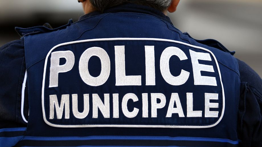 Un policier municipal de La Grande-Motte frapp� par le rappeur PLK  sur le parking d'une discoth�que