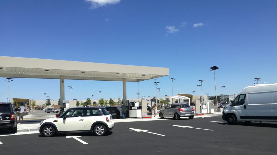 Aides, ristournes, carburant � prix co�tant : qu'est-ce qui vous attend � la pompe ? 