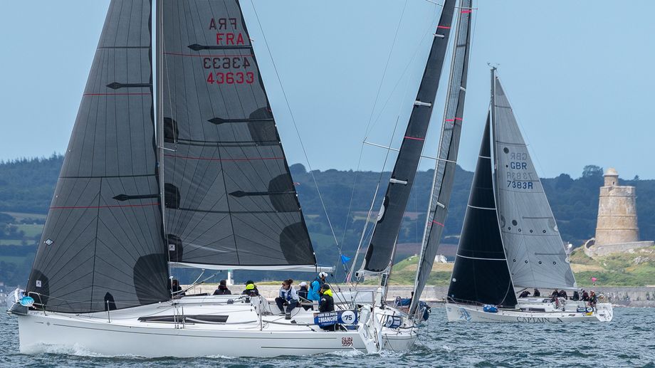EN IMAGES - 76 �quipages mettent les voiles sur le Tour des ports de la Manche