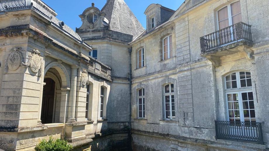 EN IMAGES - Le ch�teau de Tiregand en Dordogne ouvre pour la premi�re fois � la visite 