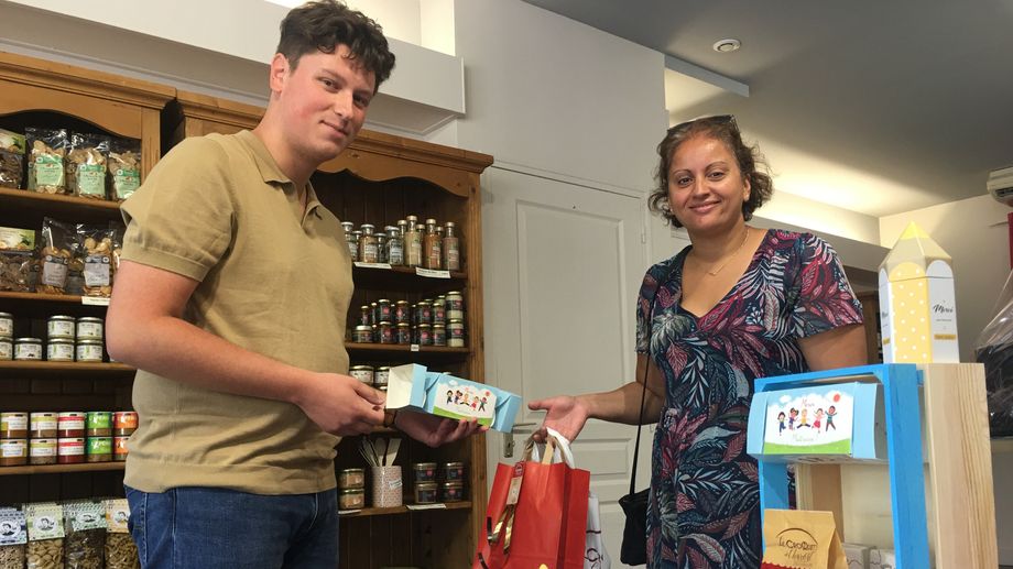 A Ch�teauroux, les parents en qu�te du cadeau de fin d'ann�e scolaire parfait pour les enseignant(e)s