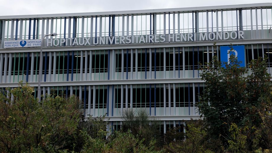 Créteil : une partie du toit de l'hôpital Mondor a pris feu