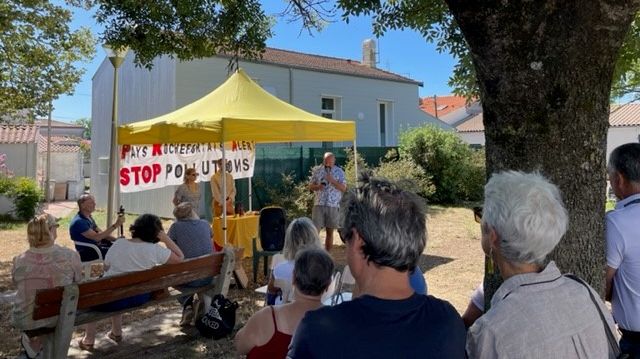 Rochefort : des riverains mobilis�s face aux pollutions de l'usine NDC Foundry