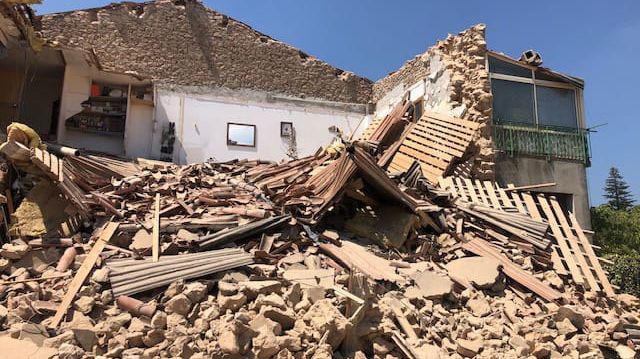 Une femme de 80 ans d�c�d�e dans sa maison effondr�e � Pourri�res