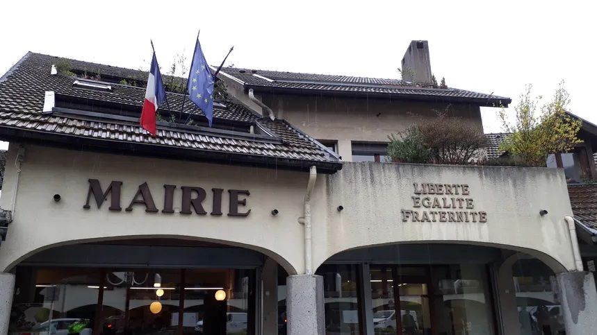 L'ancien maire de Poisat, Jean-Marc Uhry, est d�c�d�