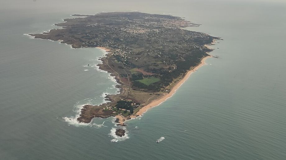 �le d'Yeu : le trafic a�rien constamment en hausse � l'a�rodrome 